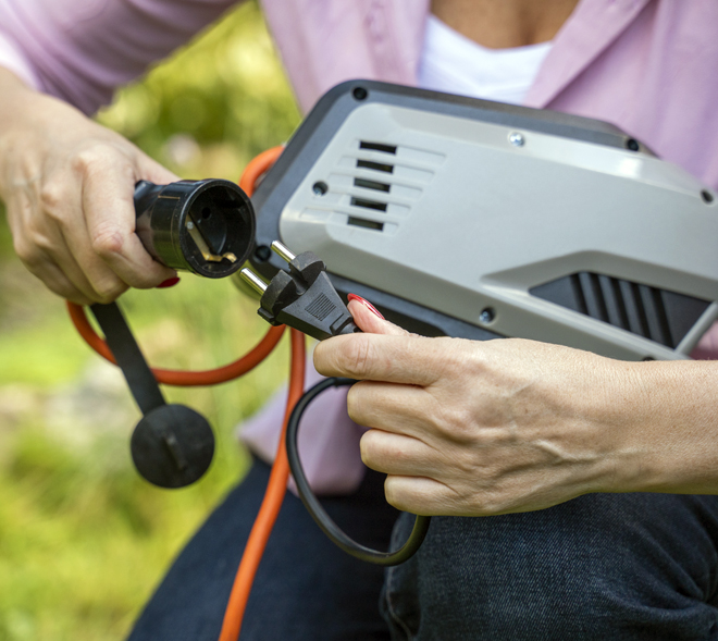 <b>Быстрое подключение</b>, мгновенный старт. Достаточно только подключить розетку и нажать клавишу запуска.